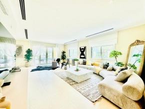 Venduras - Elite 3BR Villa With Private Pool in Jumeirah Park